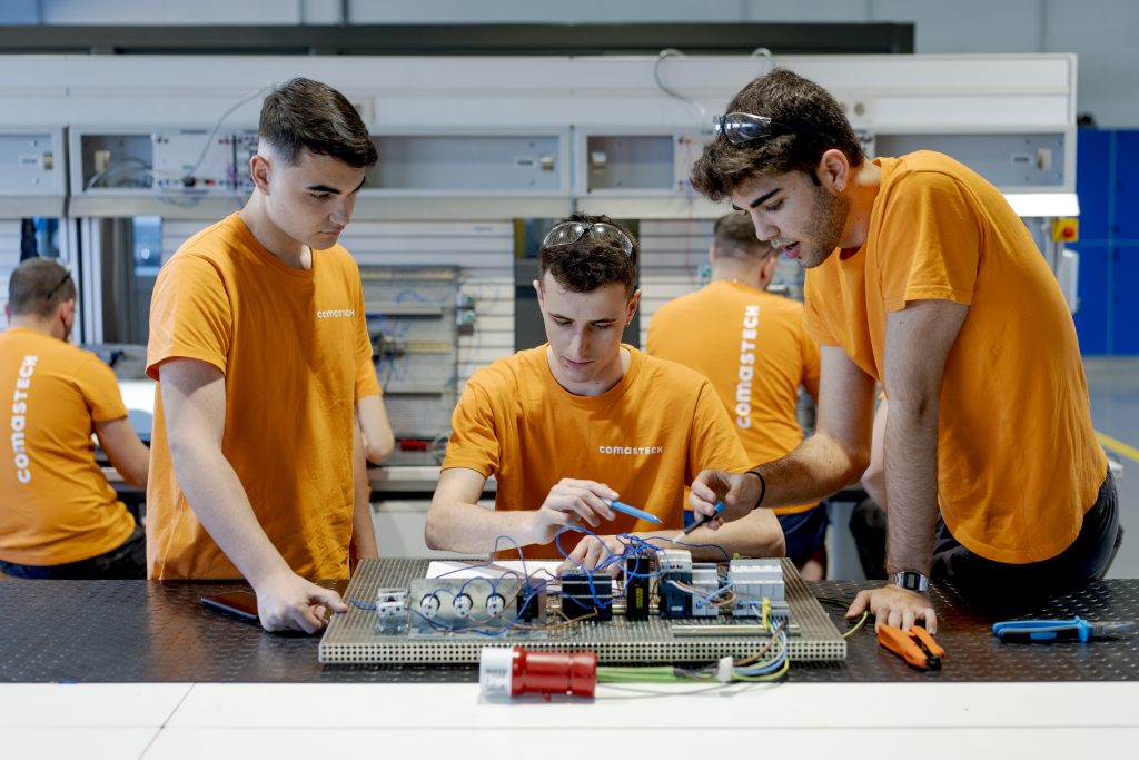 Formació professional o Carrera universitària